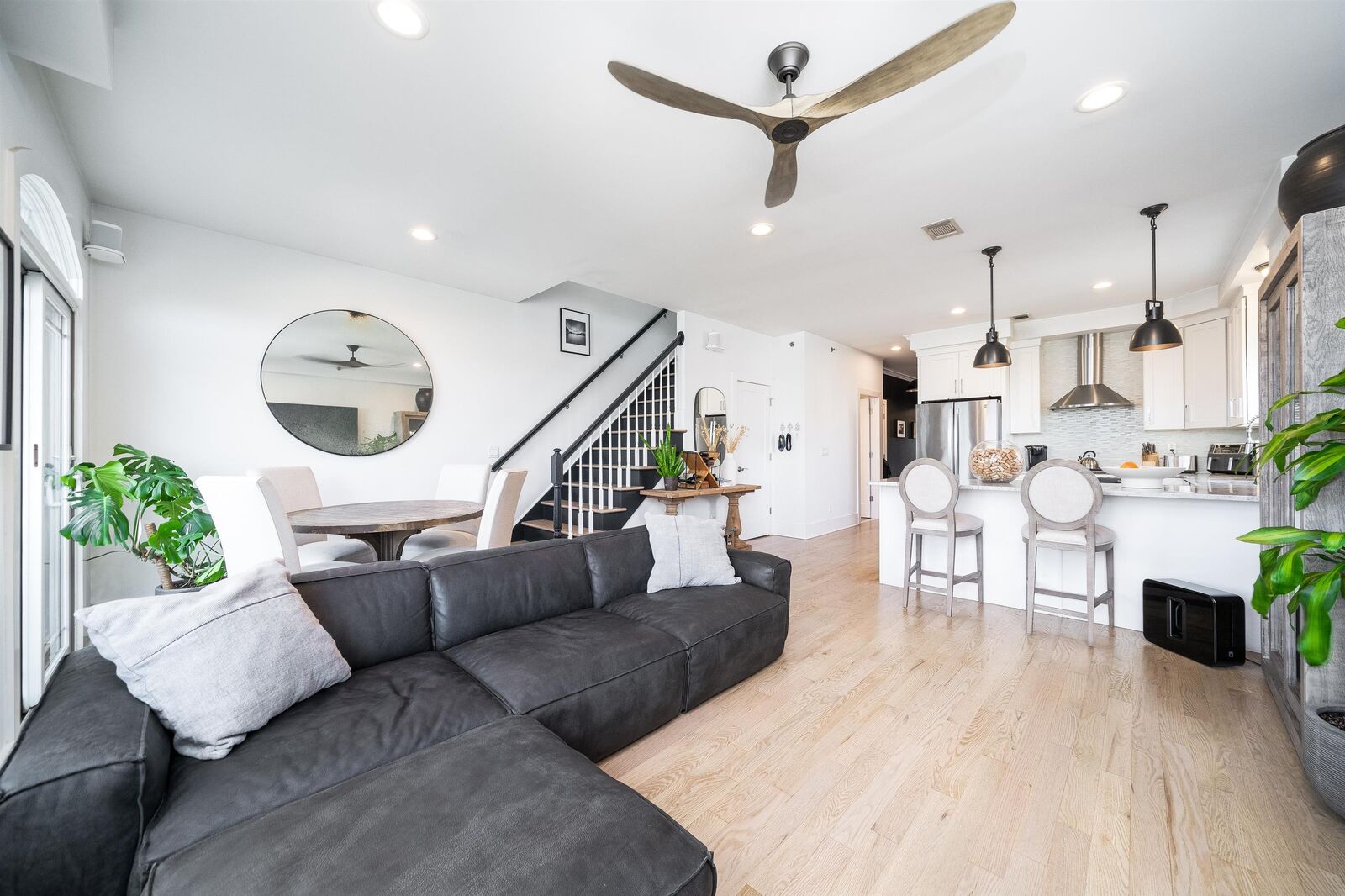 Property Photo:  250 Ogden Ave 2  NJ 07307 