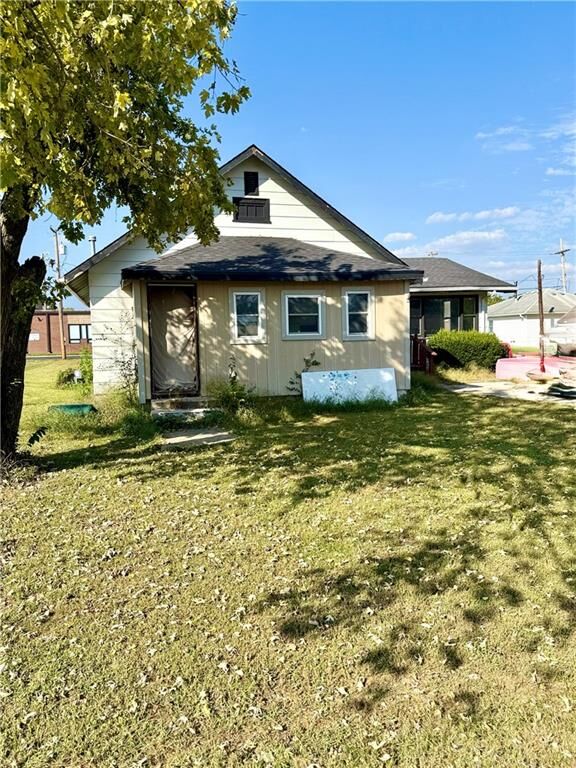 Property Photo: 1205 Vermont Street KS 66024