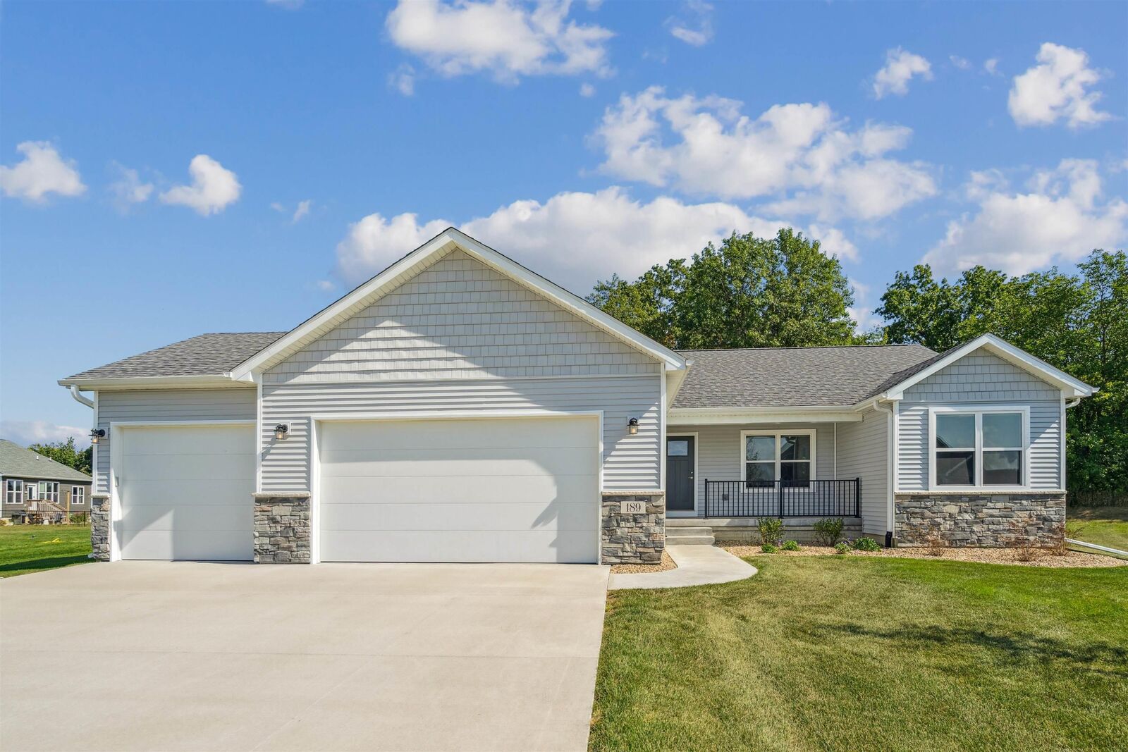 Property Photo:  189 Eagle Ridge Drive  IA 50677 