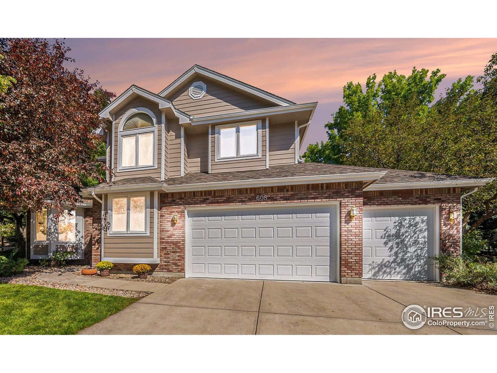 Property Photo: 608 Langdale Dr CO 80526