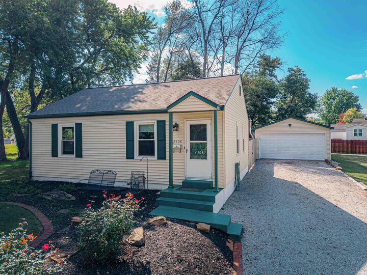 Property Photo:  2308 Hercules Avenue  IN 47711 