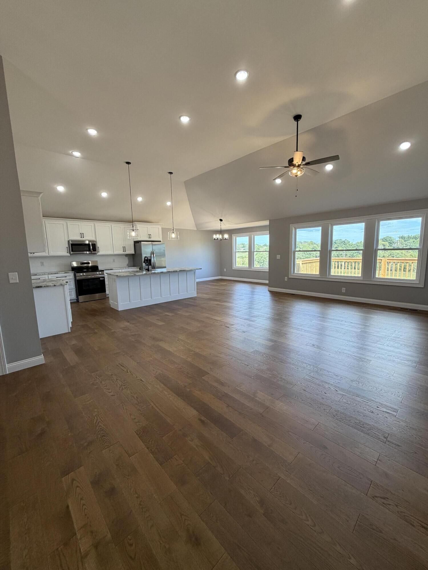 Property Photo:  101 Lone Oak Court  KY 42503 