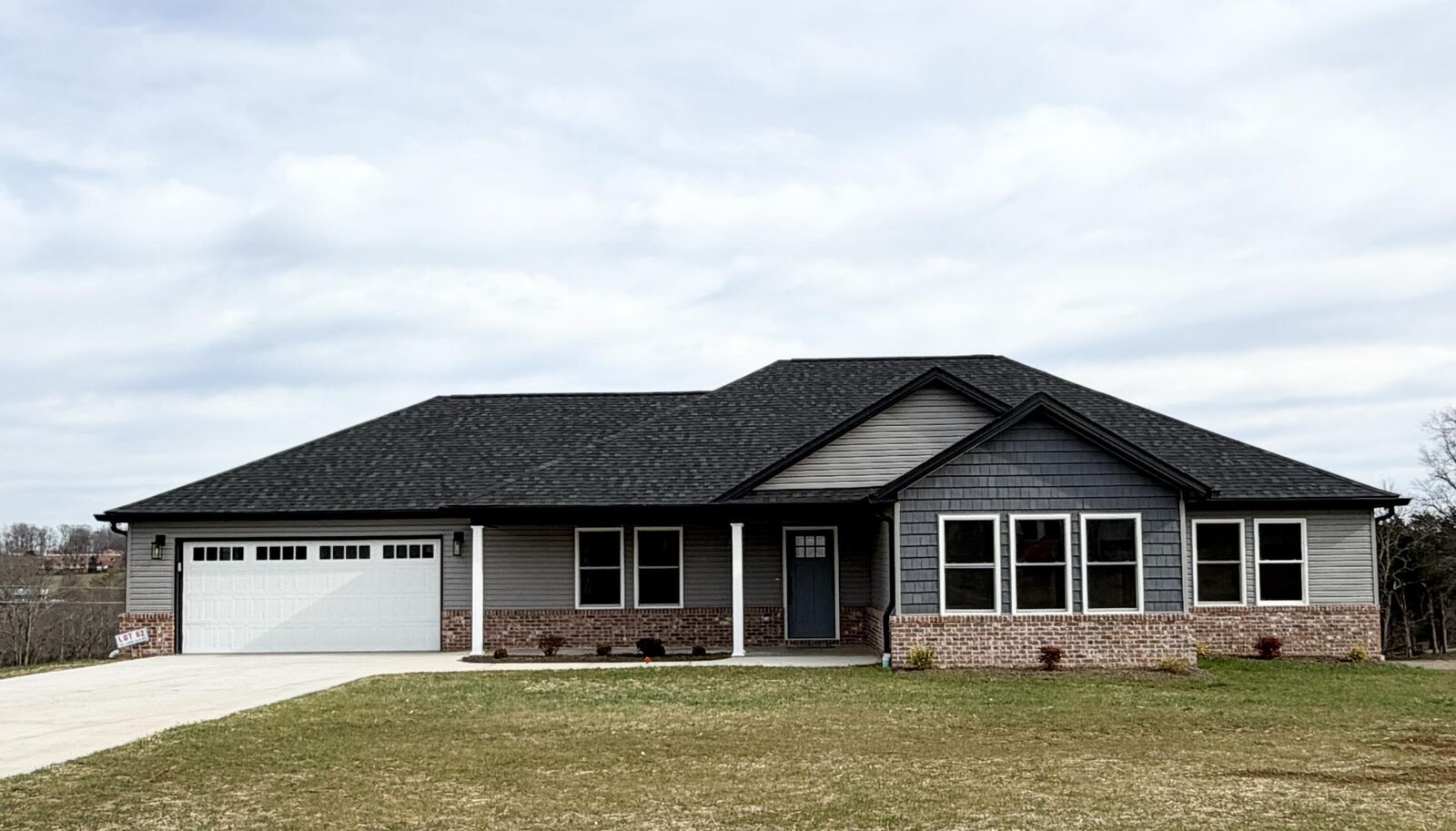 Property Photo:  101 Lone Oak Court  KY 42503 