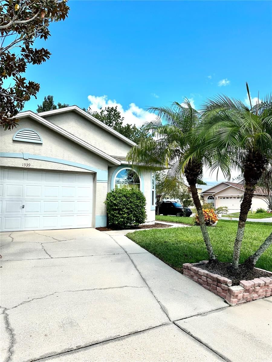 Property Photo: 1339 Daniels Cove FL 34787