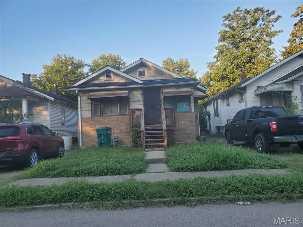 Property Photo:  1924 Bond Avenue  IL 62207 