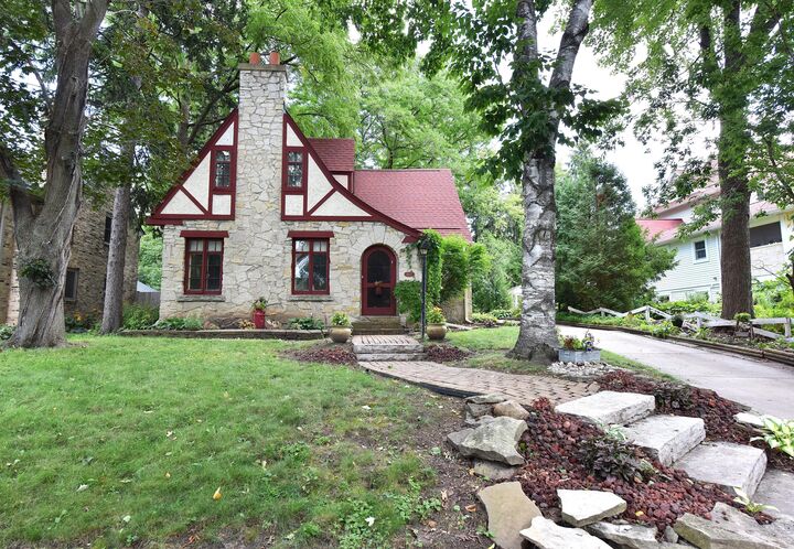 1624 N 69th St  Wauwatosa WI 53213 photo