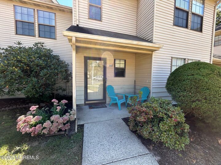 Property Photo:  302 Daisy Court  NJ 08527 