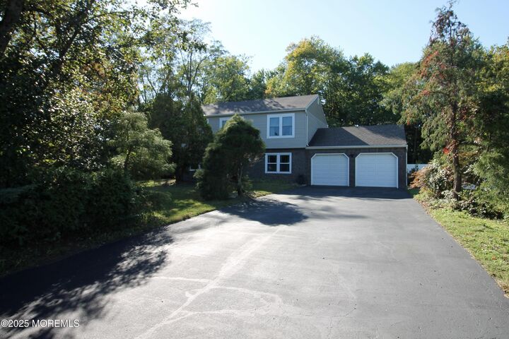 Property Photo:  1 Kings Mountain Road  NJ 07728 