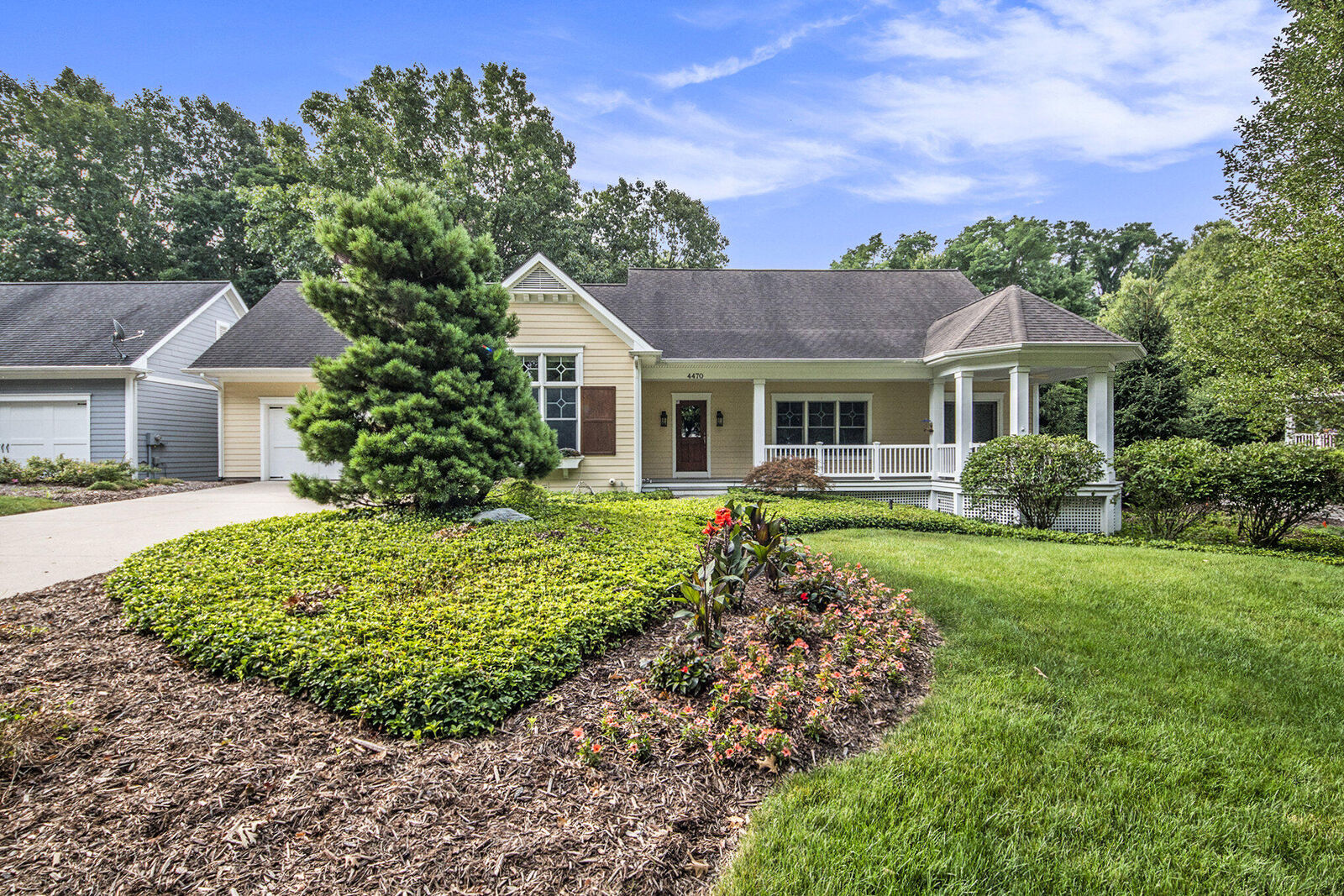 Property Photo: 4470 Oak Arbor Drive NE MI 49525