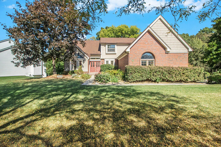 Property Photo: 312 Dorchester Way MI 48381