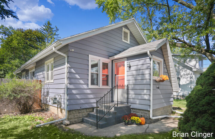 2033 Melita Avenue NE  Grand Rapids MI 49505 photo