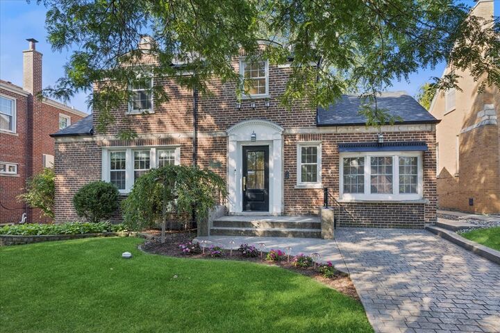 9646 S Leavitt Street  Chicago IL 60643 photo