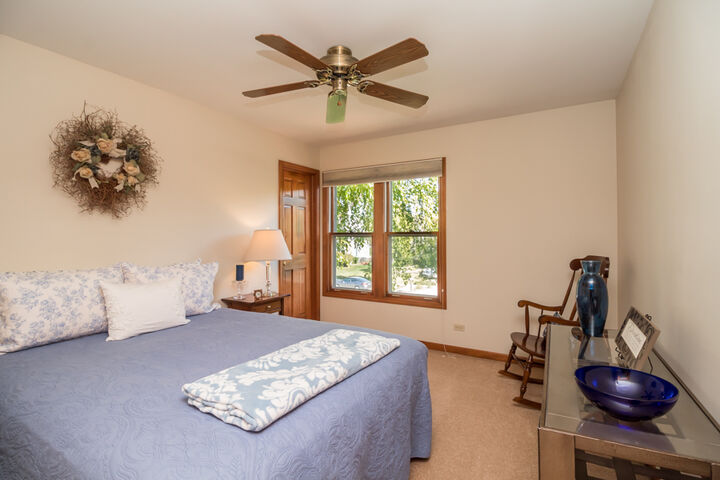 Property Photo: 1582 Dogwood Drive IL 60014