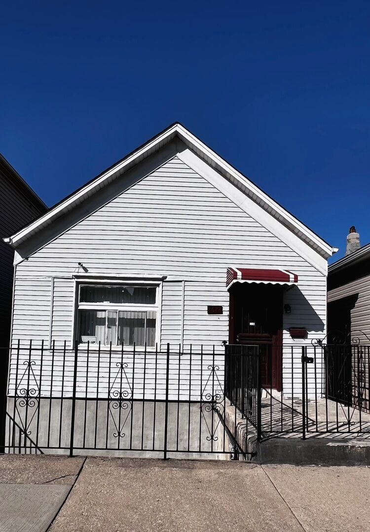 Property Photo: 2628 S Union Avenue IL 60616