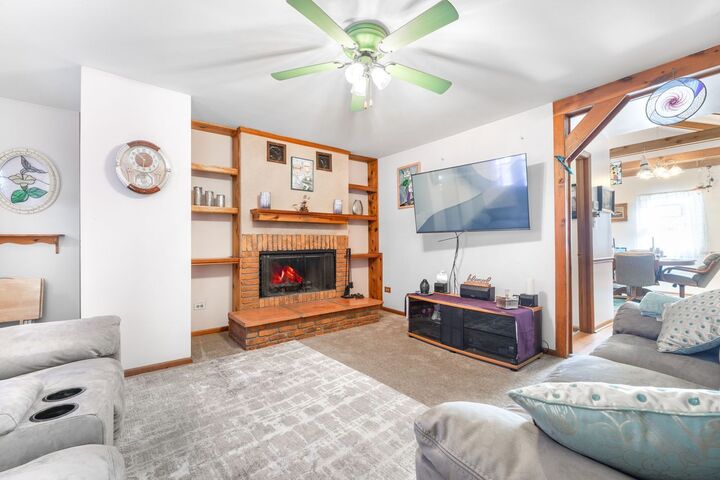 Property Photo:  101 N Kinzie Street  IL 60476 