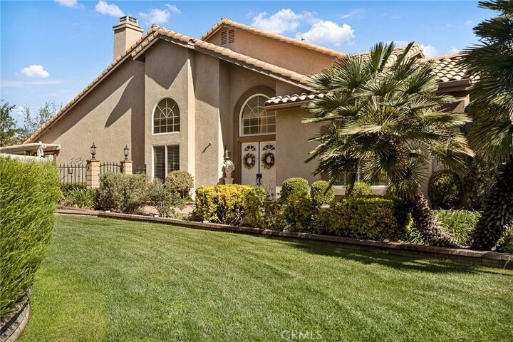 Property Photo: 1521 Fairway Oaks CA 92220