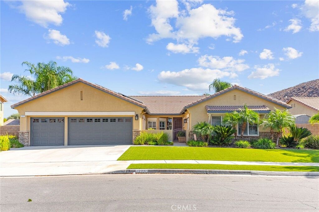 Property Photo:  1272 Cragstone  CA 92545 