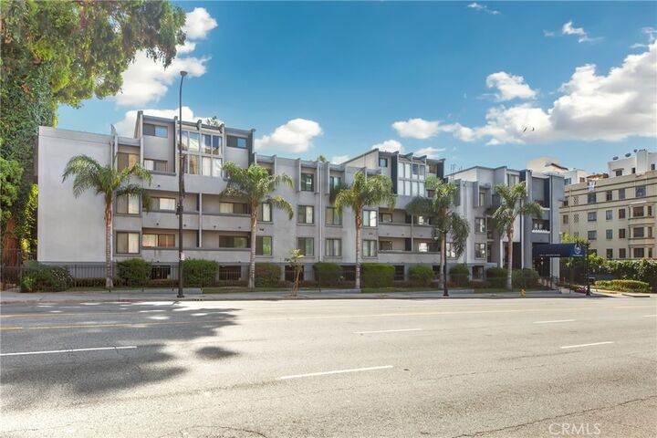 Property Photo: 1940 N Highland Avenue 3 CA 90068