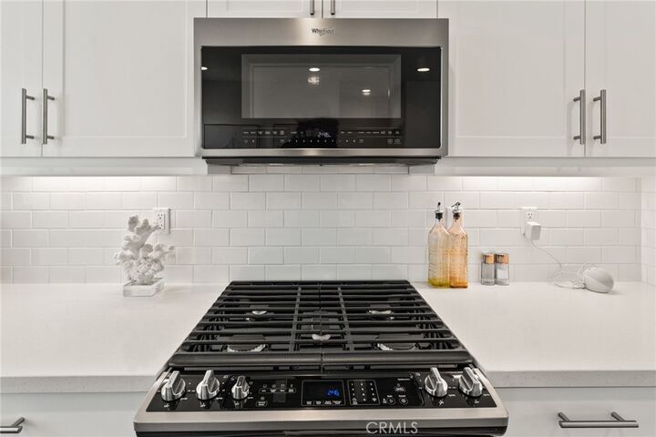 Property Photo:  697 W 17th  CA 92627 