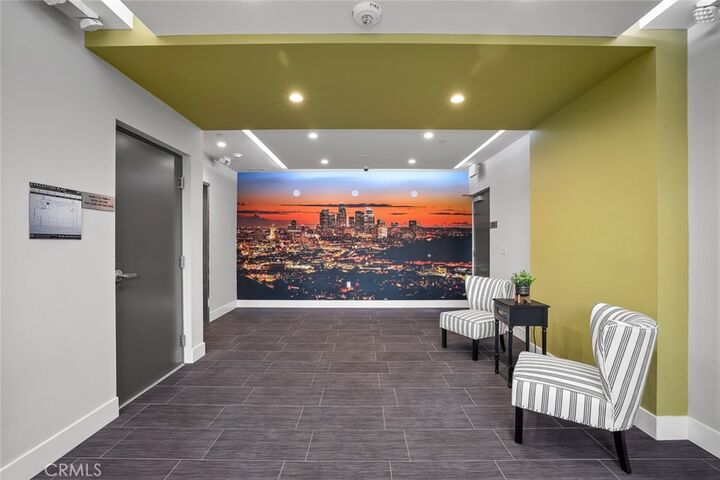 Property Photo:  5820 La Mirada Avenue 202  CA 90038 
