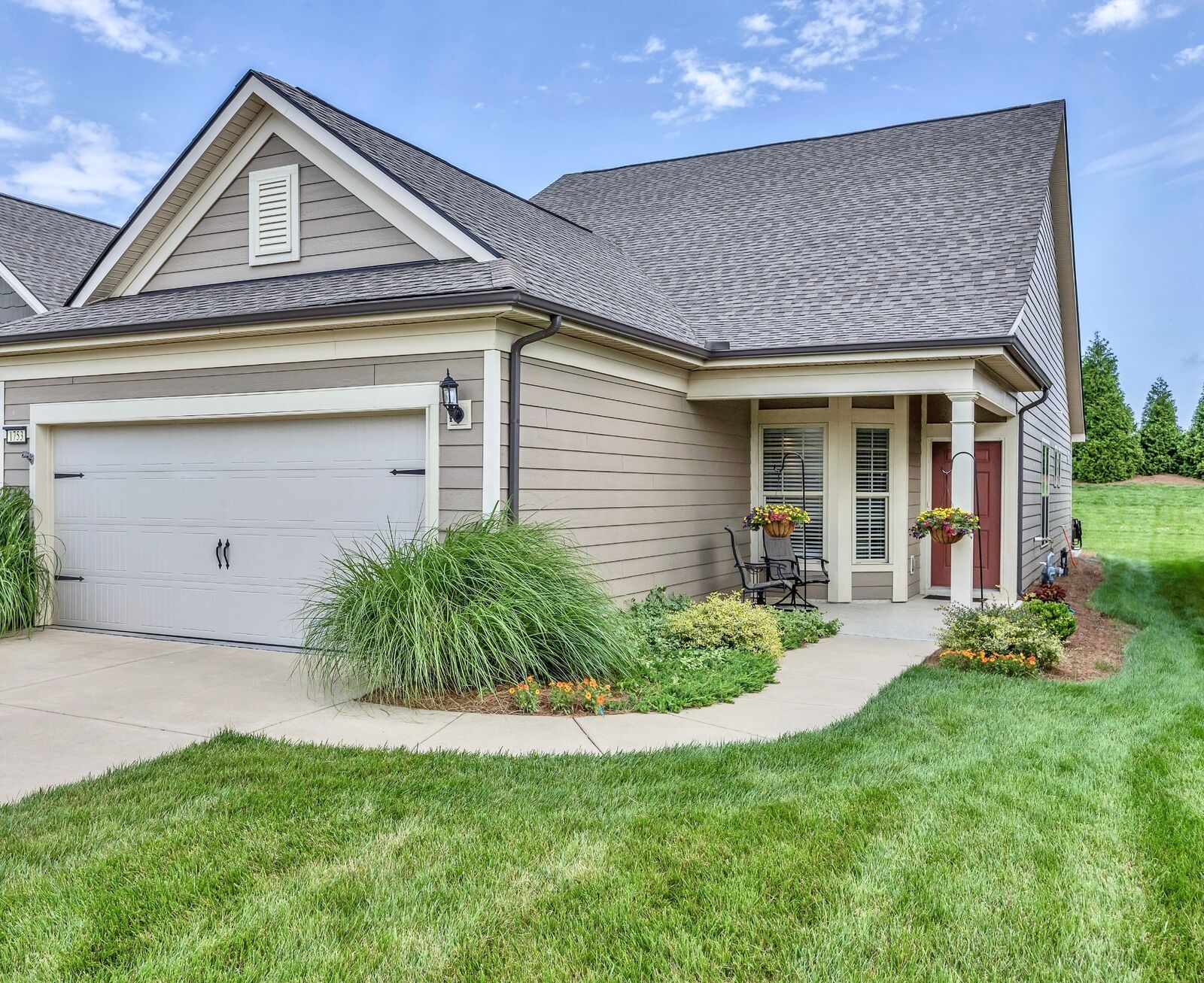 Property Photo: 1753 Humphreys Gln TN 37174