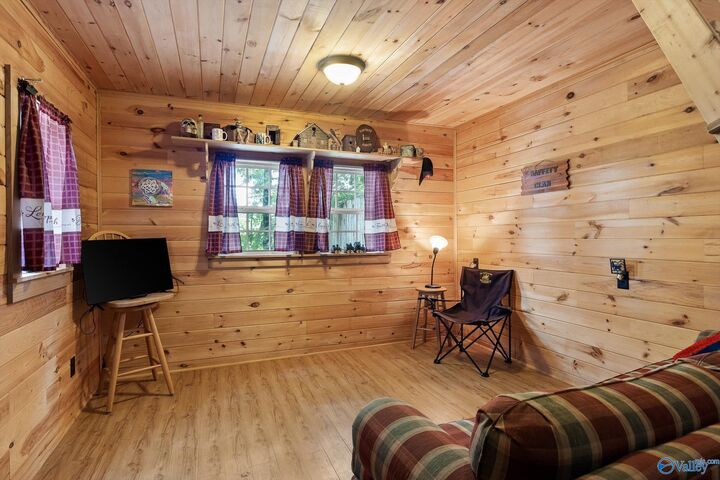 Property Photo: 752 County Road 372 AL 35981