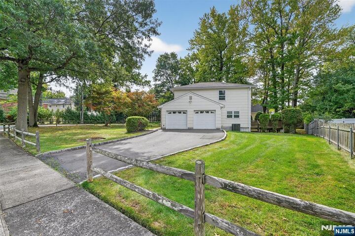 Property Photo:  2 Eisenhower Road  NJ 07624 