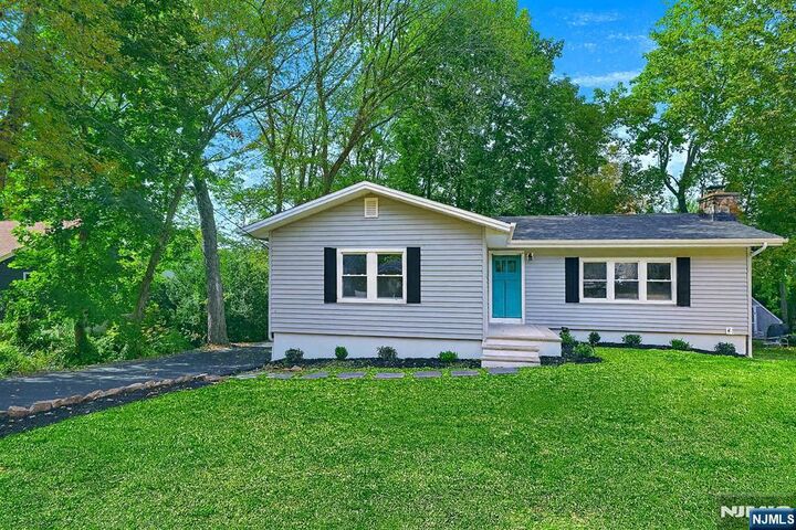6 Tamarack Trail  Hardyston NJ 07460 photo