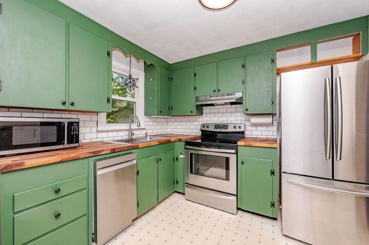 Property Photo: 10 Sunset Drive NH 03261