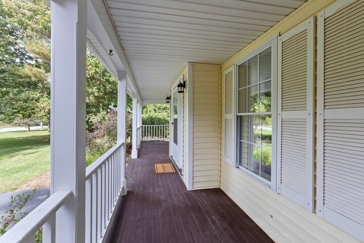 Property Photo:  5 Springfield Circle  NH 03054 