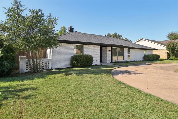 7326 La Cosa Drive  Dallas TX 75248 photo