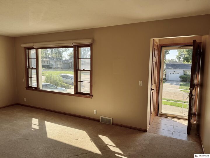 Property Photo: 8002 Pasadena Avenue NE 68124