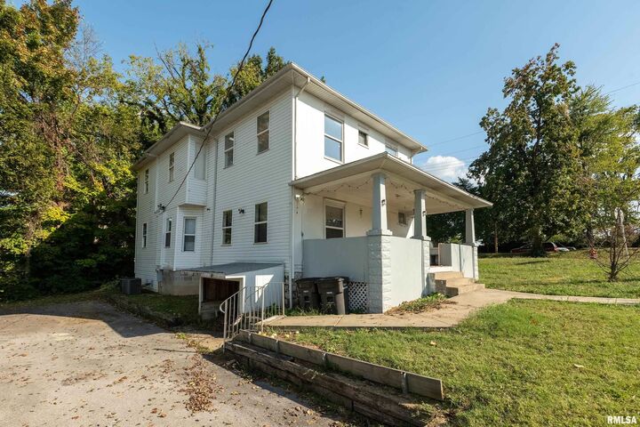 Property Photo:  609 S Poplar Street  IL 62901 