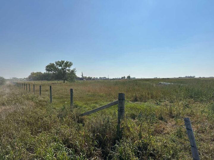 83048 211B — photo 1
