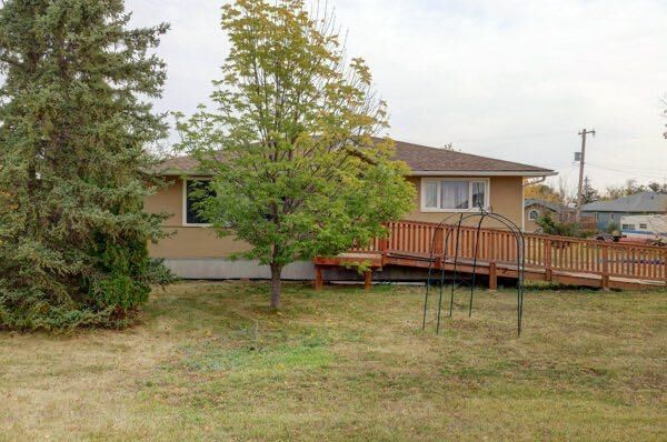 Property Photo:  107 2 Street NW  AB T0J 2C0 