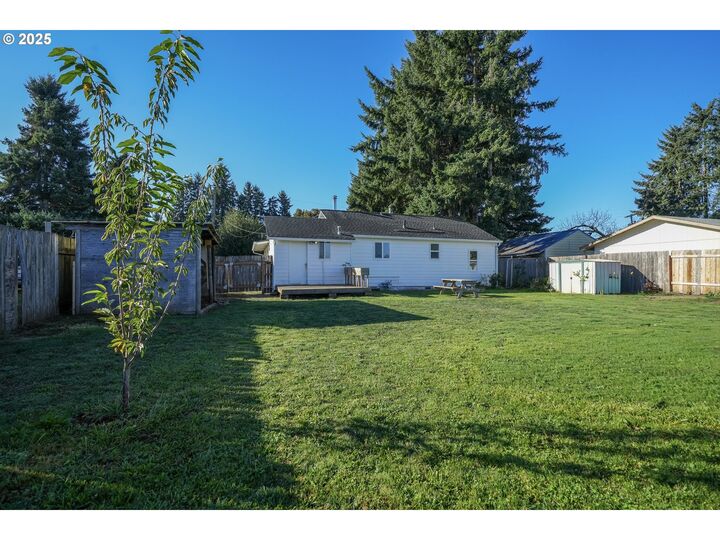 Property Photo:  33099 Foster Rd  OR 97424 