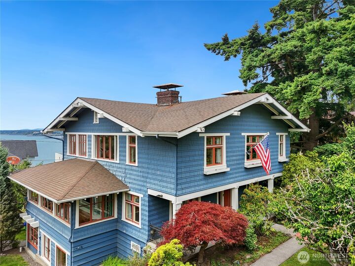 Property Photo:  215 N Forest Street  WA 98225