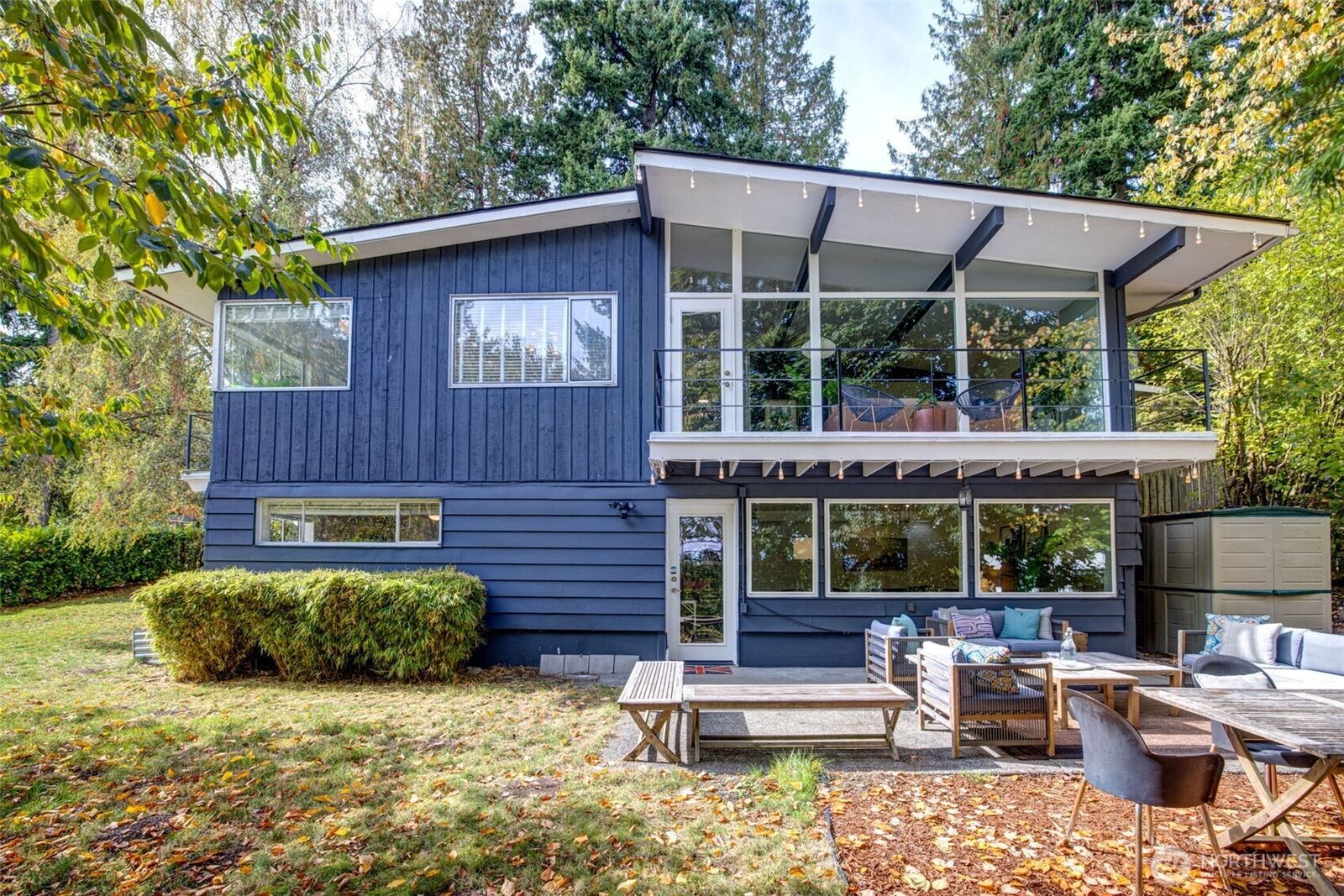 Property Photo:  16256  8th Avenue SW  WA 98166 