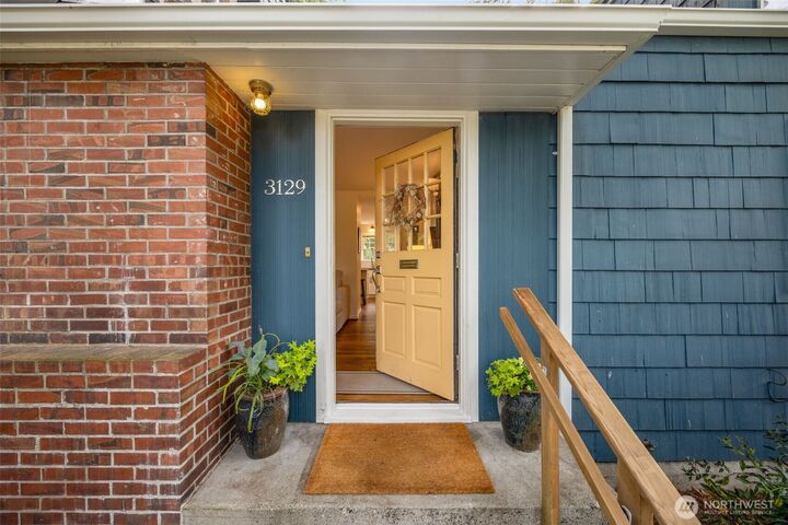 Property Photo:  3129 NE 84th Street  WA 98115 