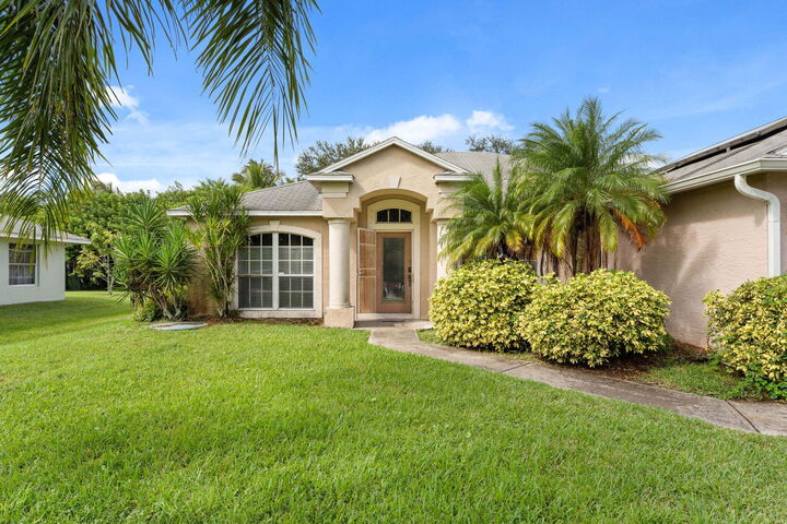Property Photo:  1874 SW Gemini Lane  FL 34984