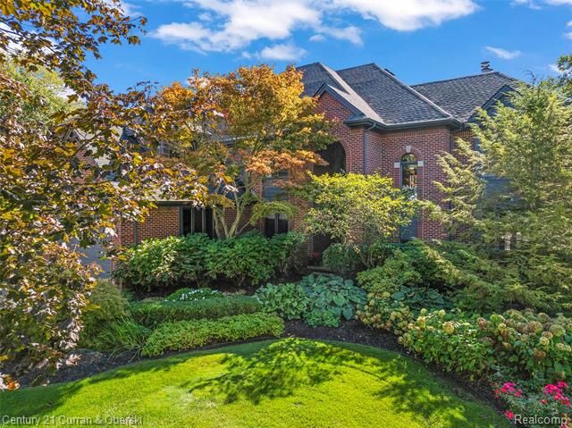 Property Photo: 1555 Wandrei Court MI 48382