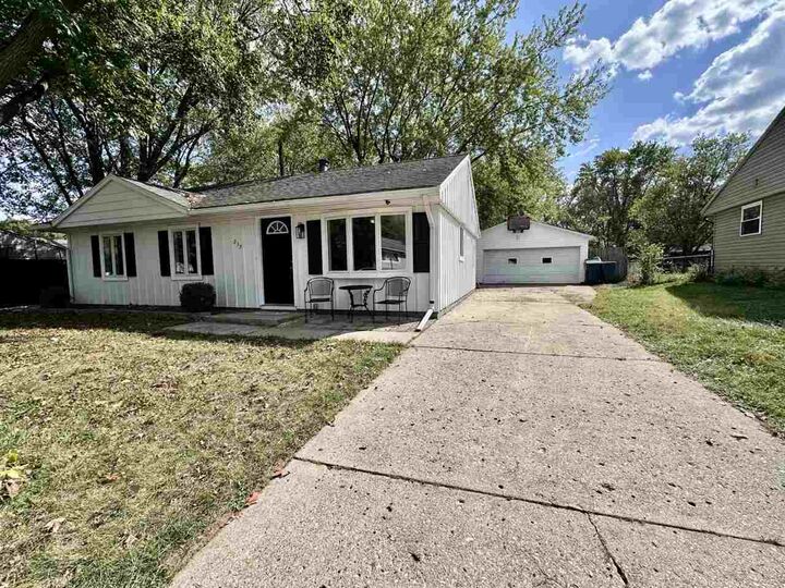 Property Photo:  237 Woodlawn Avenue  IN 47374 