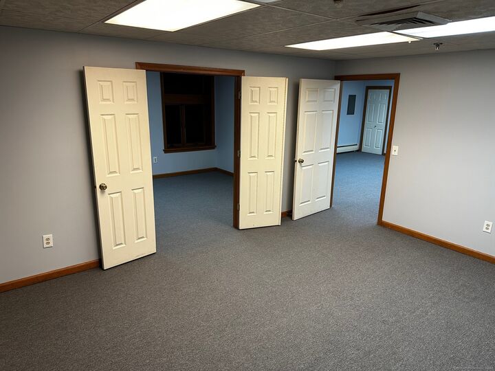 Property Photo: 61 Ffyler Place CT 06078