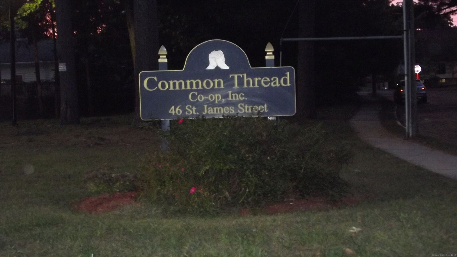 Property Photo:  46 Saint James Street 15  CT 06040