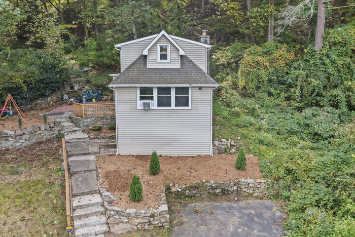 Property Photo: 199 Riverside Road CT 06482