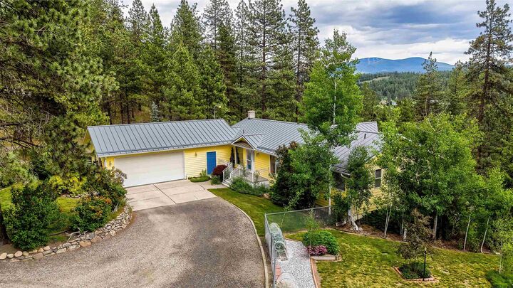 Property Photo:  36918 N Valley Rd  WA 99003 