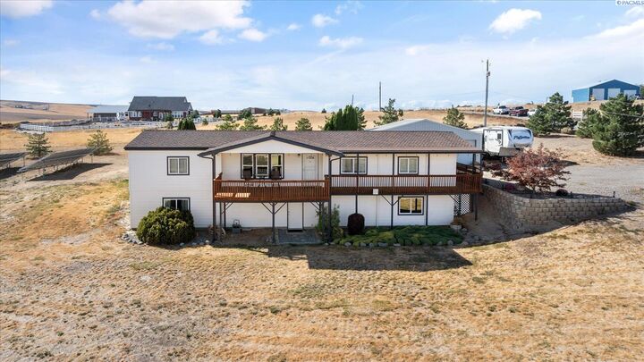 Property Photo: 97403 E 382 Pr SE WA 99338