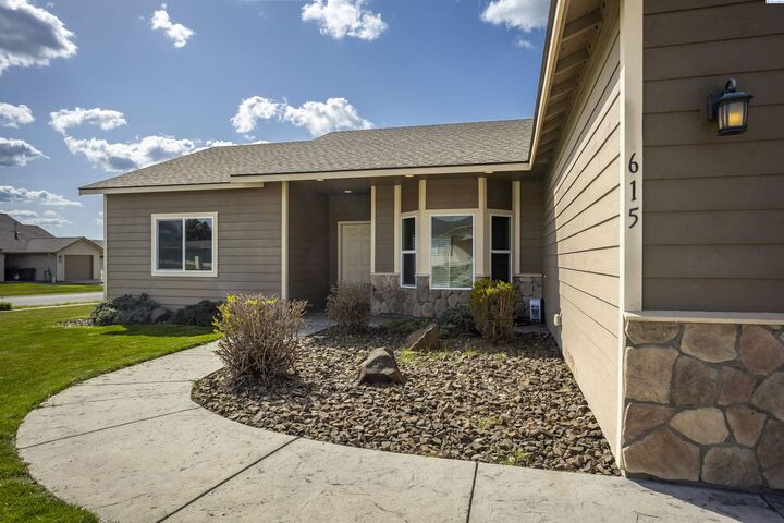 Property Photo:  615 N Larkspur Drive  WA 99344 