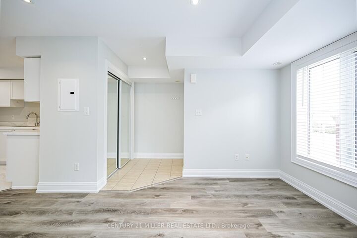 Property Photo:  43 Hays Boulevard 2  ON L6H 0J1 