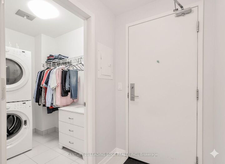 Property Photo:  150 East Liberty Street 1303  ON M6K 3R5 